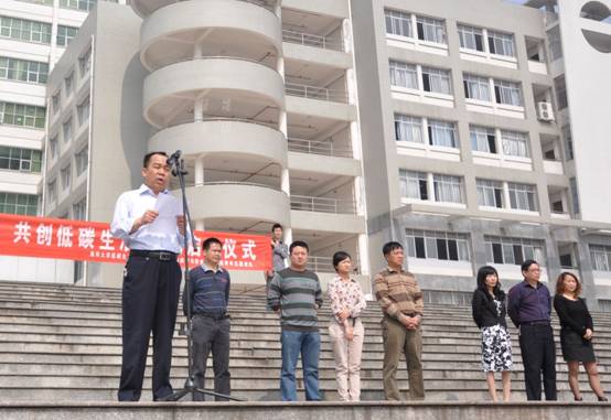 02、衡阳市环保局副局长刘建环在启动仪式上讲话.jpg